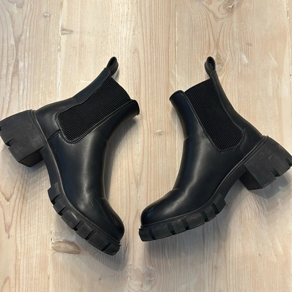 Steve Madden Chelsea Boots - Picture 8 of 10